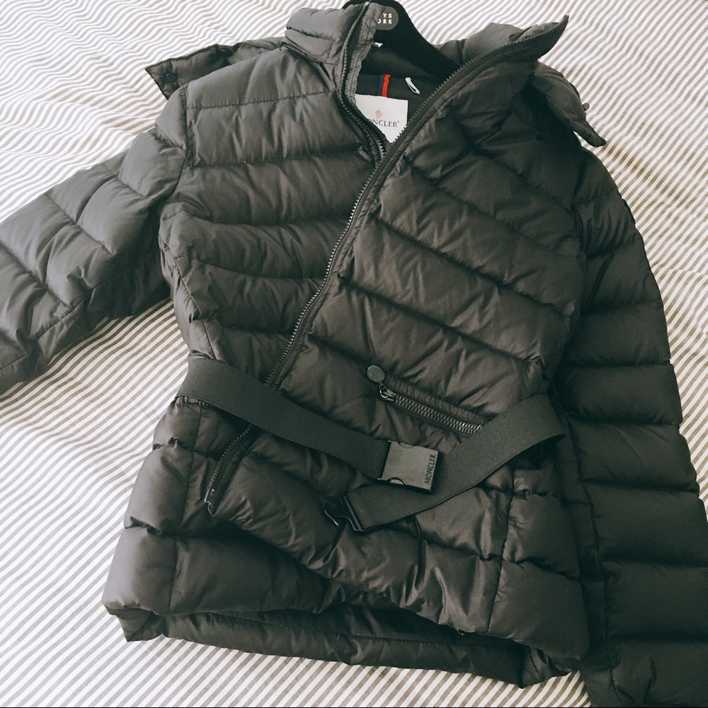 Moncler Down w/Detachable Hood & Belt, Size 5
